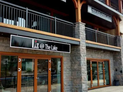 Businesses in Port Carling by the water