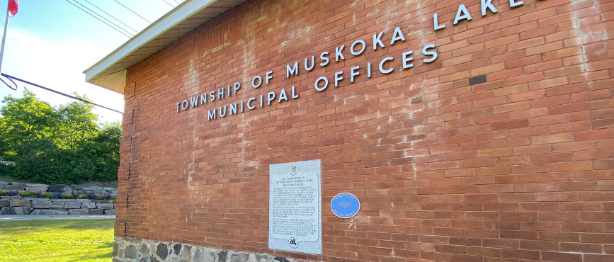 Municipal Office sign on the exterior of the building